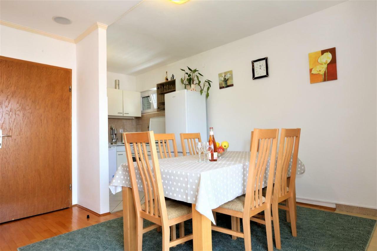 Apartmani Vinko Baska Voda Bagian luar foto