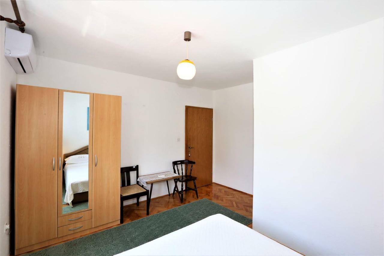 Apartmani Vinko Baska Voda Bagian luar foto