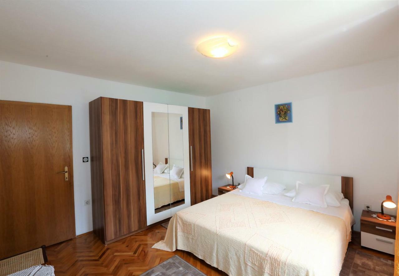 Apartmani Vinko Baska Voda Bagian luar foto
